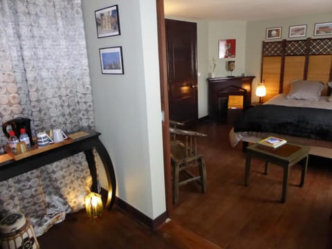 B&B A La Maison Blanche Bed and Breakfast in Normandy