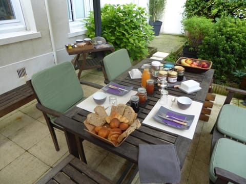 Patio, Continental breakfast, Buffet breakfast