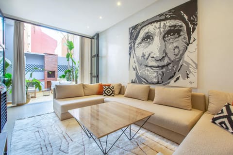 Patio, Balcony/Terrace, Balcony/Terrace, Living room, Seating area, locker, locker