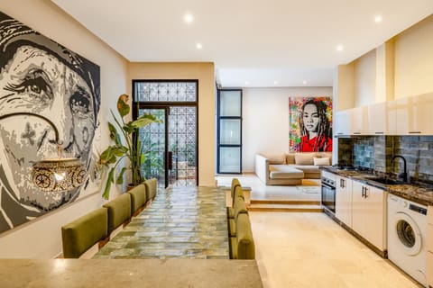 Kitchen or kitchenette, Living room, Seating area, Dining area, dishwasher, washing machine