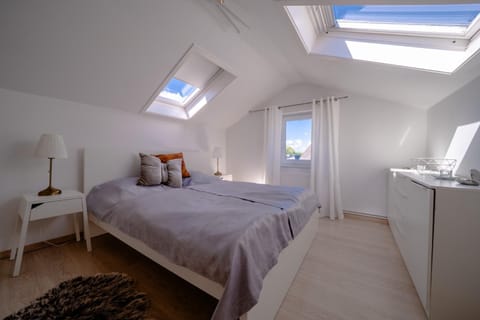 Aurora Schaar 1, 120qm, WiFi, Maisonette, Modern,2 Schlafzimmer, 1 Wohnzimmer Apartment in Wilhelmshaven