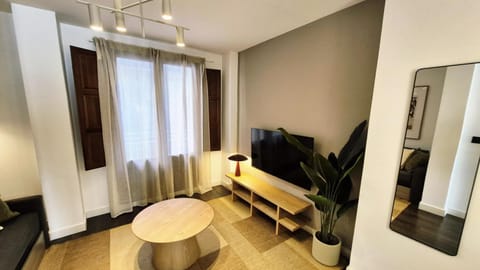 Communal lounge/ TV room, Dining area