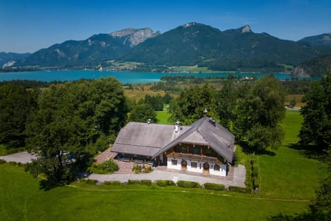 Property building, Natural landscape, Bird's eye view, Lake view, Mountain view