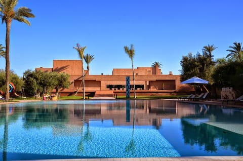 Facade/entrance, Garden, Swimming pool, Swimming pool