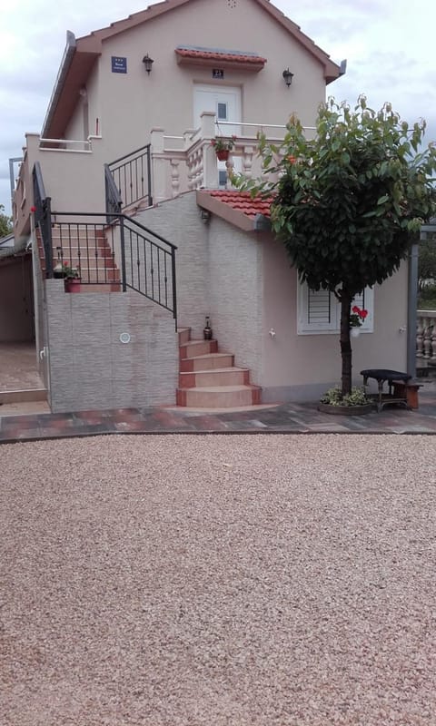 Apartmani M I R J A N A Apartment in Šibenik-Knin County, Croatia