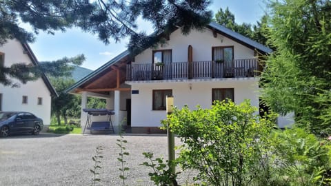 Facade/entrance, Inner courtyard view