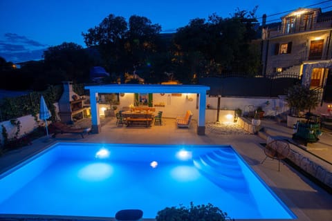Patio, Pool view, Swimming pool, sunbed