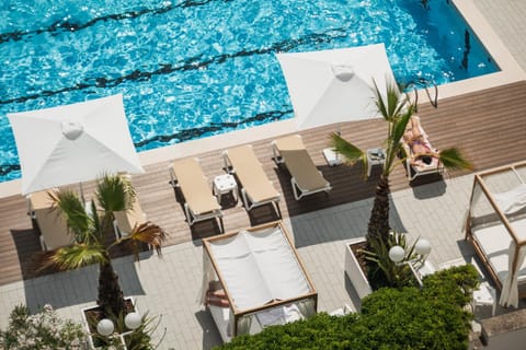 Summer, Pool view, Swimming pool, sunbed