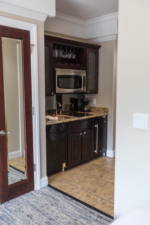 Camden on the Lake Resort Resort in Village Four Seasons