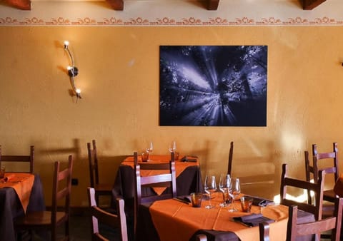 Restaurant/places to eat, Restaurant/places to eat