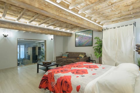 Seating area, Bedroom