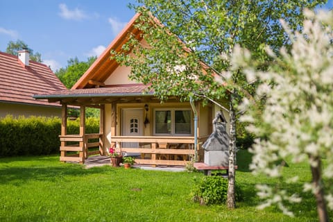 Property building, Facade/entrance, BBQ facilities, Garden, Balcony/Terrace, Garden view