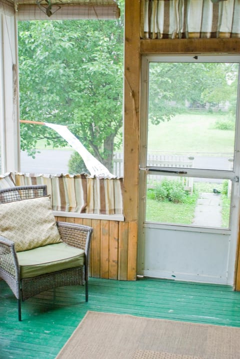 Aunt Jane's Guest House House in South Bass Island