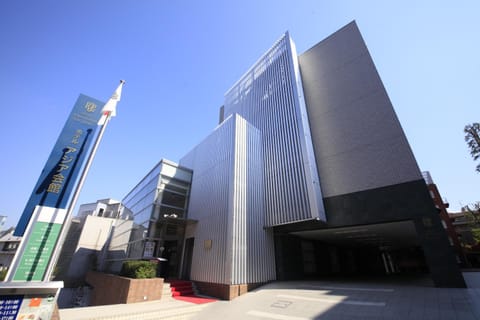 Property building, Day