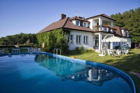 Property building, Spring, Day, Activities, Winter, Summer, BBQ facilities, Balcony/Terrace, Floor plan, Autumn, Area and facilities, Swimming pool, Sports, Entertainment, Time of day