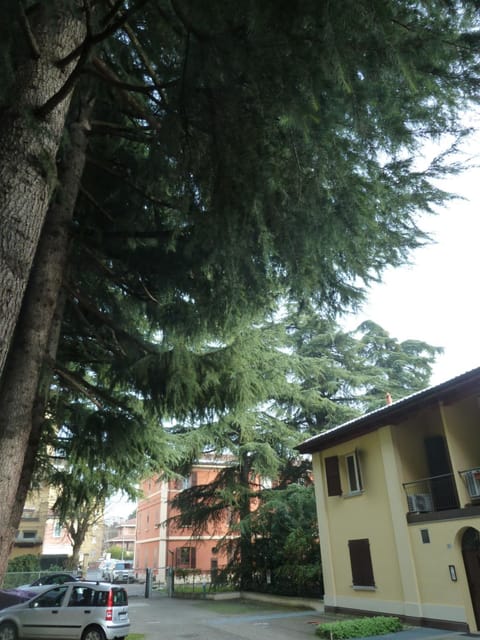 IL GIARDINETTO - Smart working - Airport - Private Parking - Private garden - Ducati - Philip Morris Apartment in Bologna