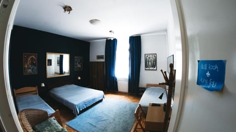 Bed, Photo of the whole room, Decorative detail, Seating area, Bedroom
