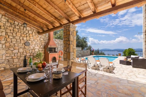 Property building, View (from property/room), Balcony/Terrace, Pool view, Sea view, Swimming pool, sunbed
