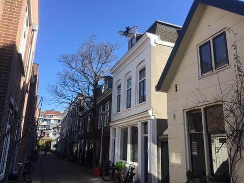 Property building, Facade/entrance, Neighbourhood, On site