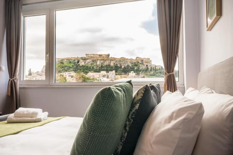Bedroom, City view