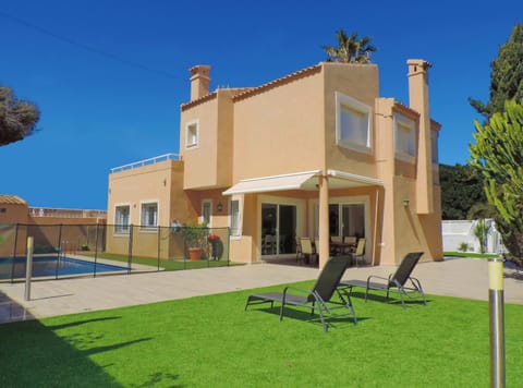 Patio, Facade/entrance, Garden, On site, Swimming pool