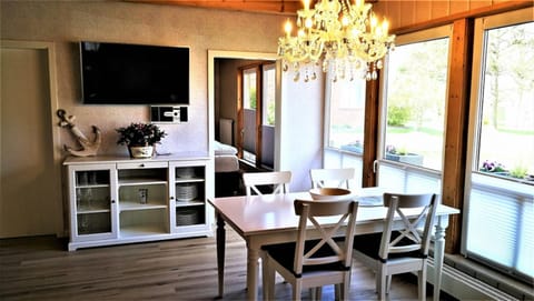 TV and multimedia, Dining area