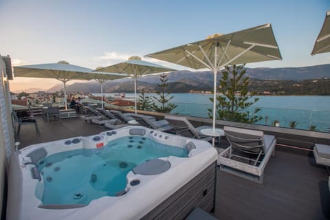 Hot Tub, Balcony/Terrace, Sea view, Entertainment