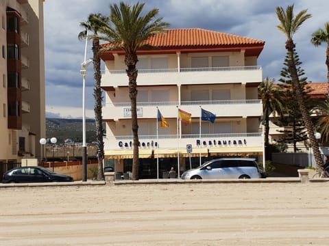 Facade/entrance