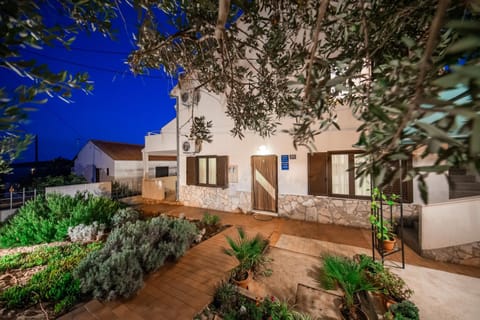 Balcony/Terrace, Seating area, Garden view, Sea view