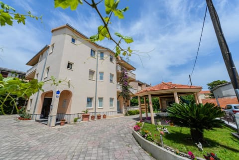 Property building, Inner courtyard view
