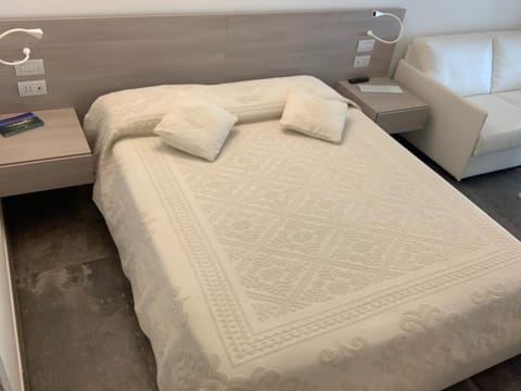 AppartArbus white suite Apartment in Sardinia