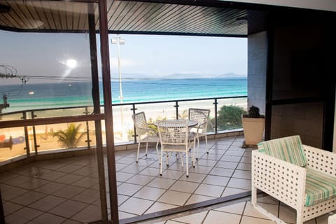 Lindo e bem localizado 3 quartos de frente p/ Mar - Praia do Forte - CF06 Apartment in Cabo Frio