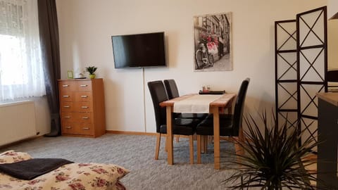 Communal lounge/ TV room, Dining area