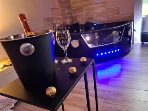 Hot Tub, Spa and wellness centre/facilities