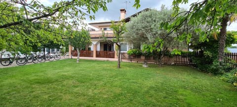 Facade/entrance, Garden