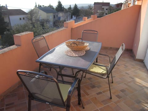 Balcony/Terrace, children, Family
