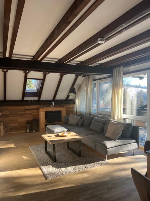 Living room, Photo of the whole room