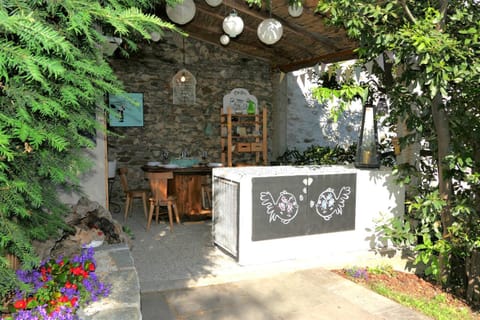 Garden, Dining area