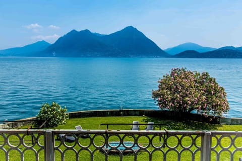 Balcony/Terrace, Garden view, Lake view, Mountain view