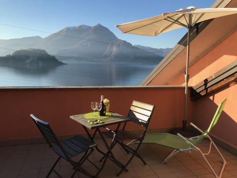 Balcony/Terrace, Dining area, Lake view