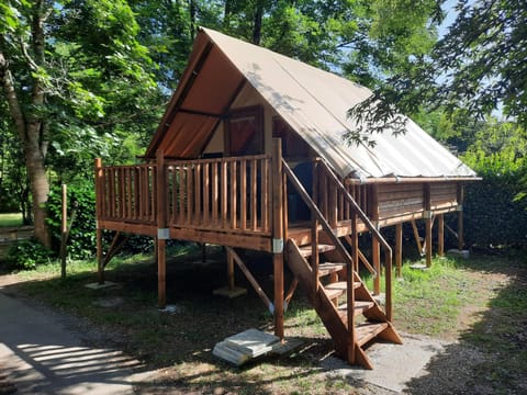 Camping des Drouilhèdes Campground/ 
RV Resort in Auvergne-Rhône-Alpes