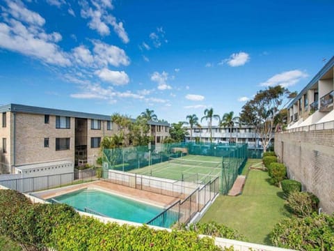 Tennis court, Swimming pool