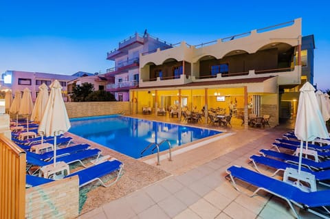 Facade/entrance, Swimming pool