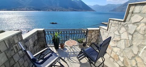 Natural landscape, Balcony/Terrace, Seating area, Sea view