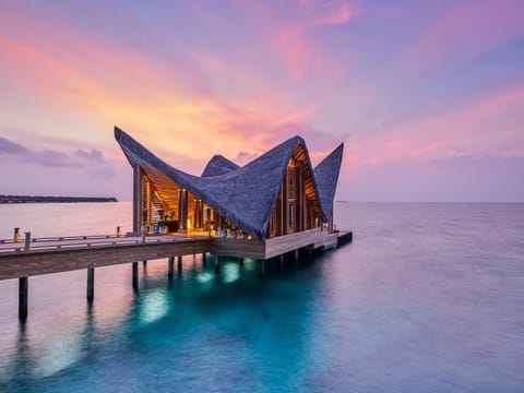 Facade/entrance, Natural landscape, Balcony/Terrace, Lobby or reception, Sea view