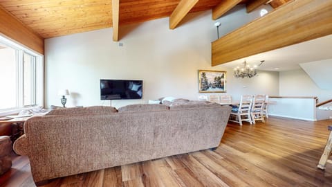 Bridges Townhome #07 Condo Apartment in Mammoth Lakes