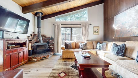 Chateau De Montagne #17 Condo Apartment in Mammoth Lakes