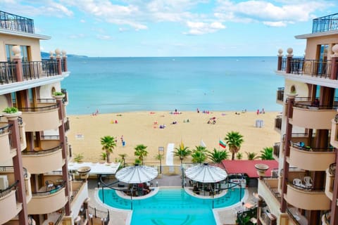 Beach, Swimming pool, Swimming pool