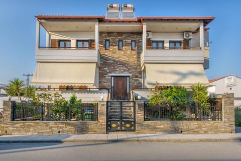 Anna Rooms Apartment hotel in Halkidiki