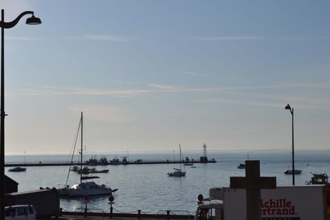vue sur mer Apartment in Cancale